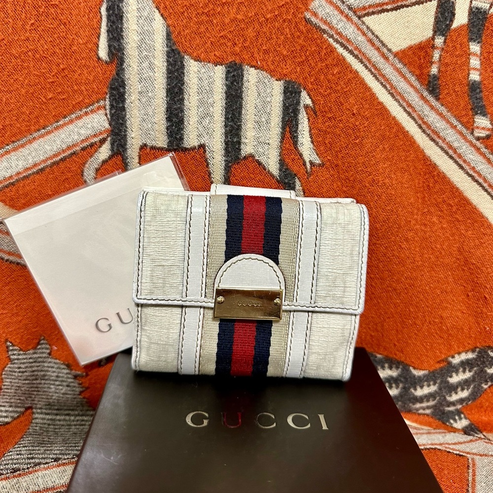 GUCCI ❤️🌟BLUE RED WEB COMPACT WHITE WALLET WITH BOX⭐️